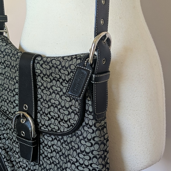 Coach - Picture 3 of 9